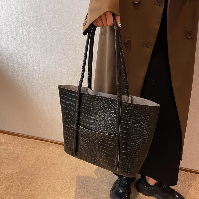 Presentación | Bolso de Hombro Refinado