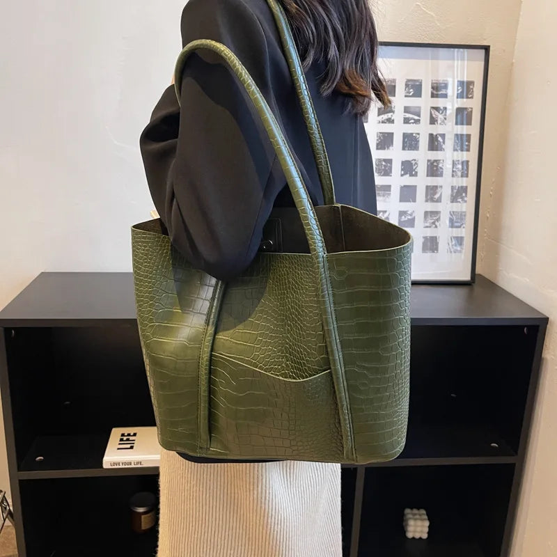 Presentación | Bolso de Hombro Refinado