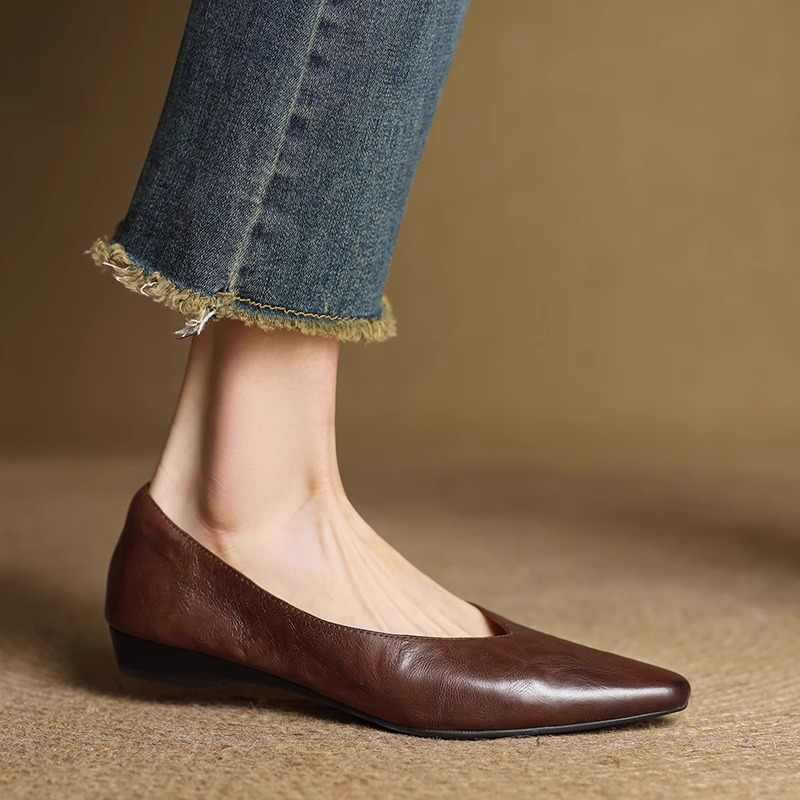 Victoria | Mules de Piel Punta Fina