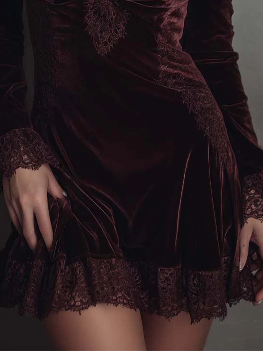 Aldonza | Minivestido de Terciopelo Burdeos con Encaje