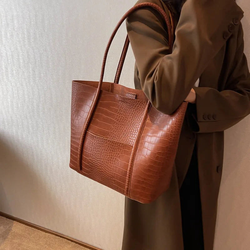 Presentación | Bolso de Hombro Refinado