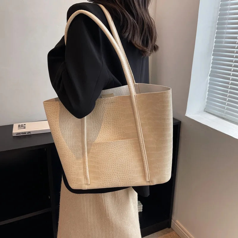 Presentación | Bolso de Hombro Refinado