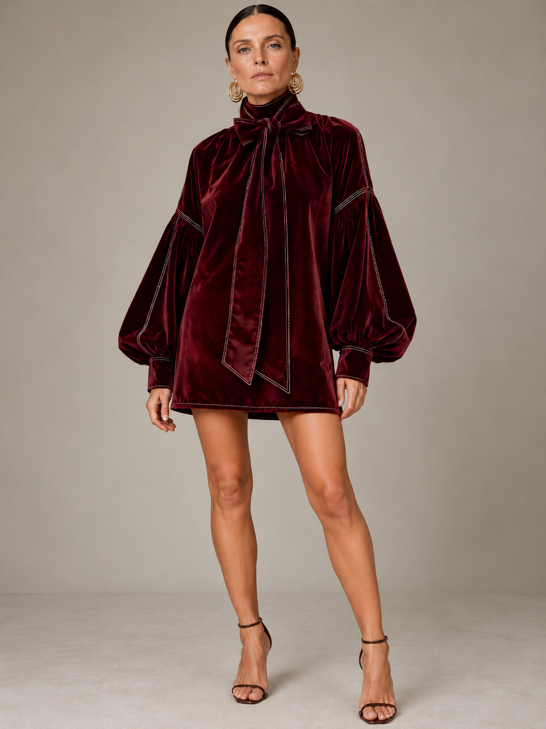 Hermenegilda | Vestido Corto con Lazo y Mangas Voluminosas