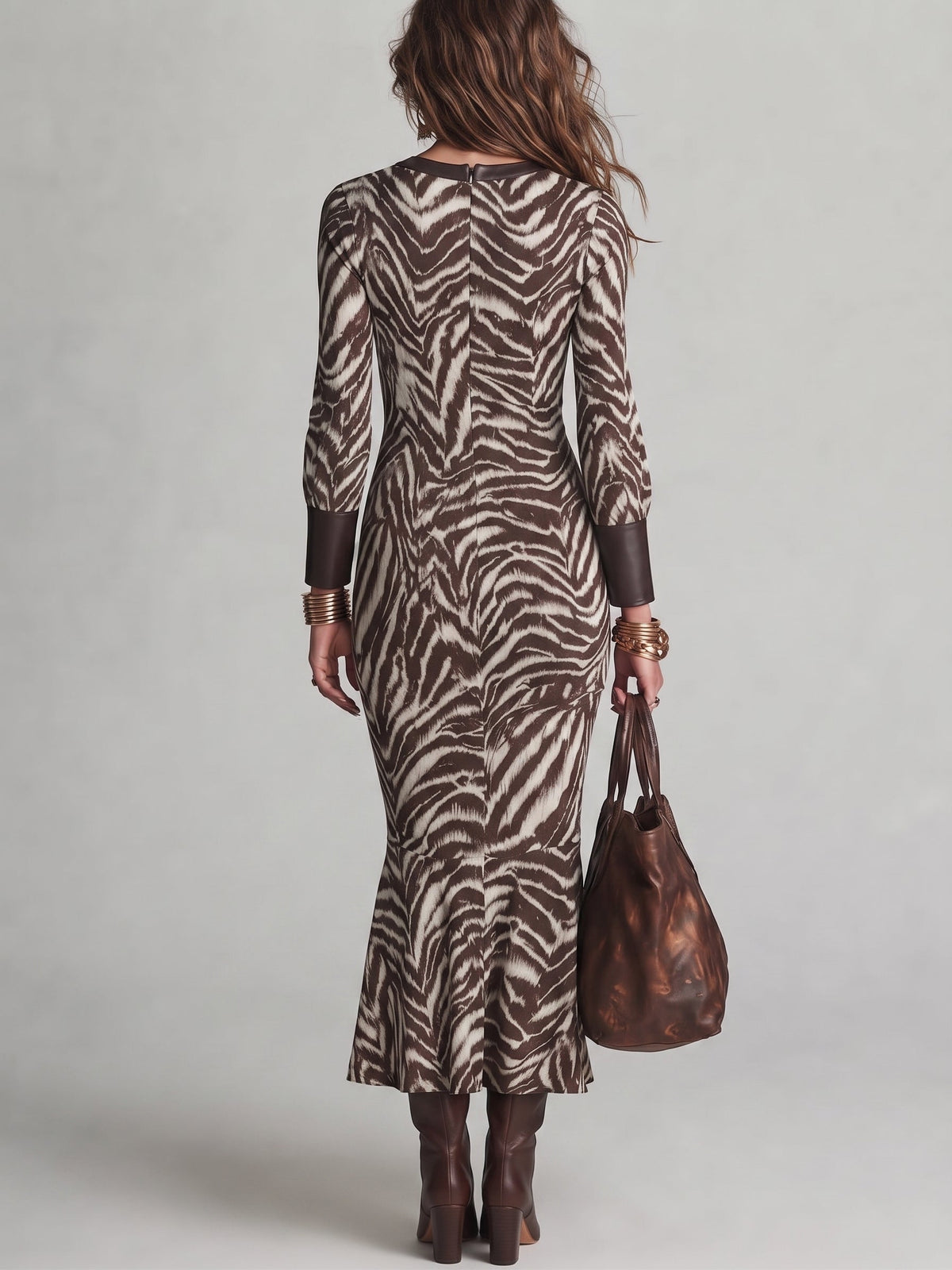 Emerenciana | Vestido Midi de Estampado de Cebra con Escote de Lágrima